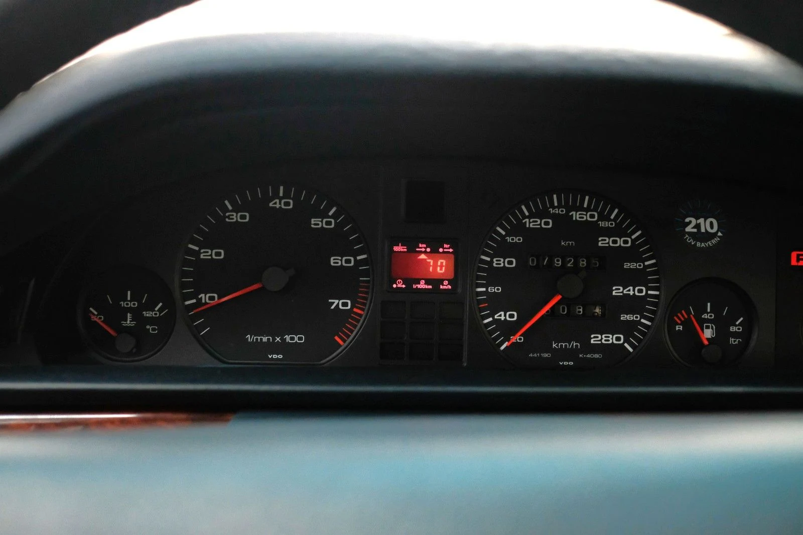 Audi V8 4.2 quattro, 7/10