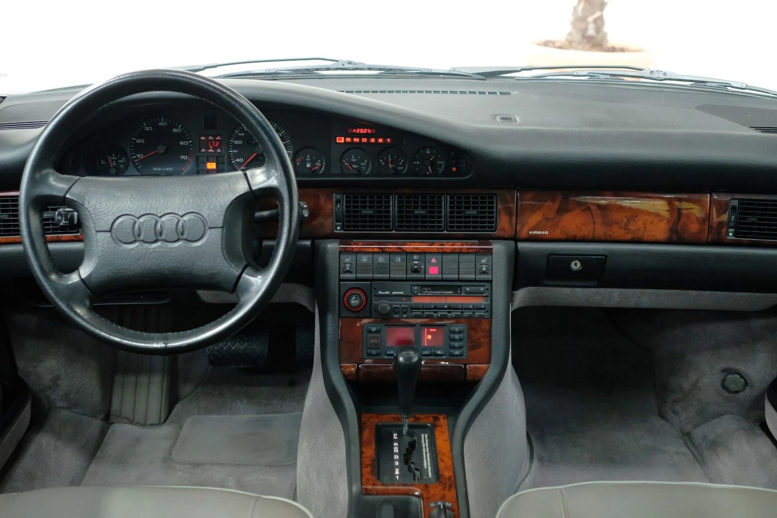 Audi V8 4.2 quattro, 6/10