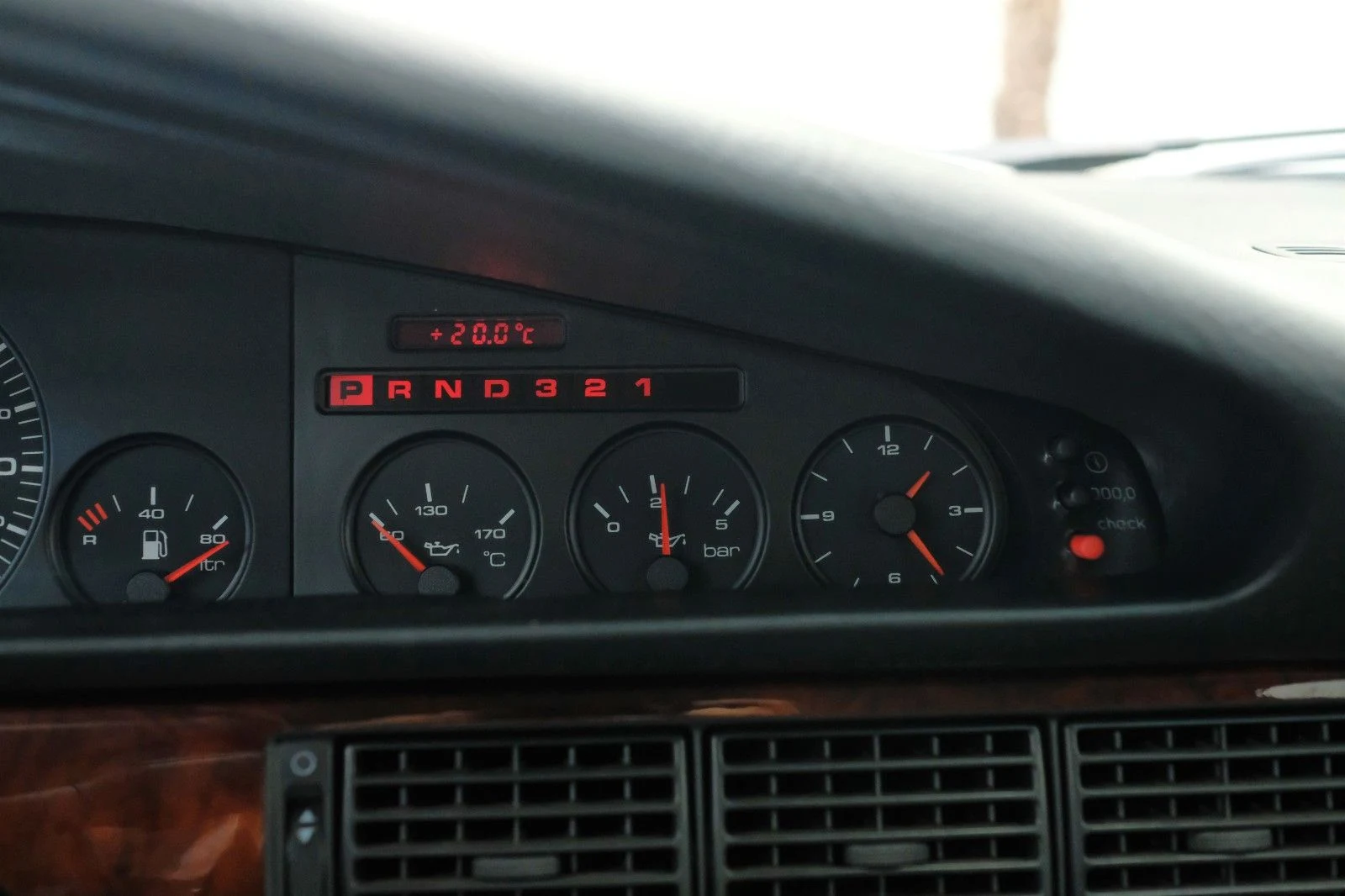 Audi V8 4.2 quattro, 7/10