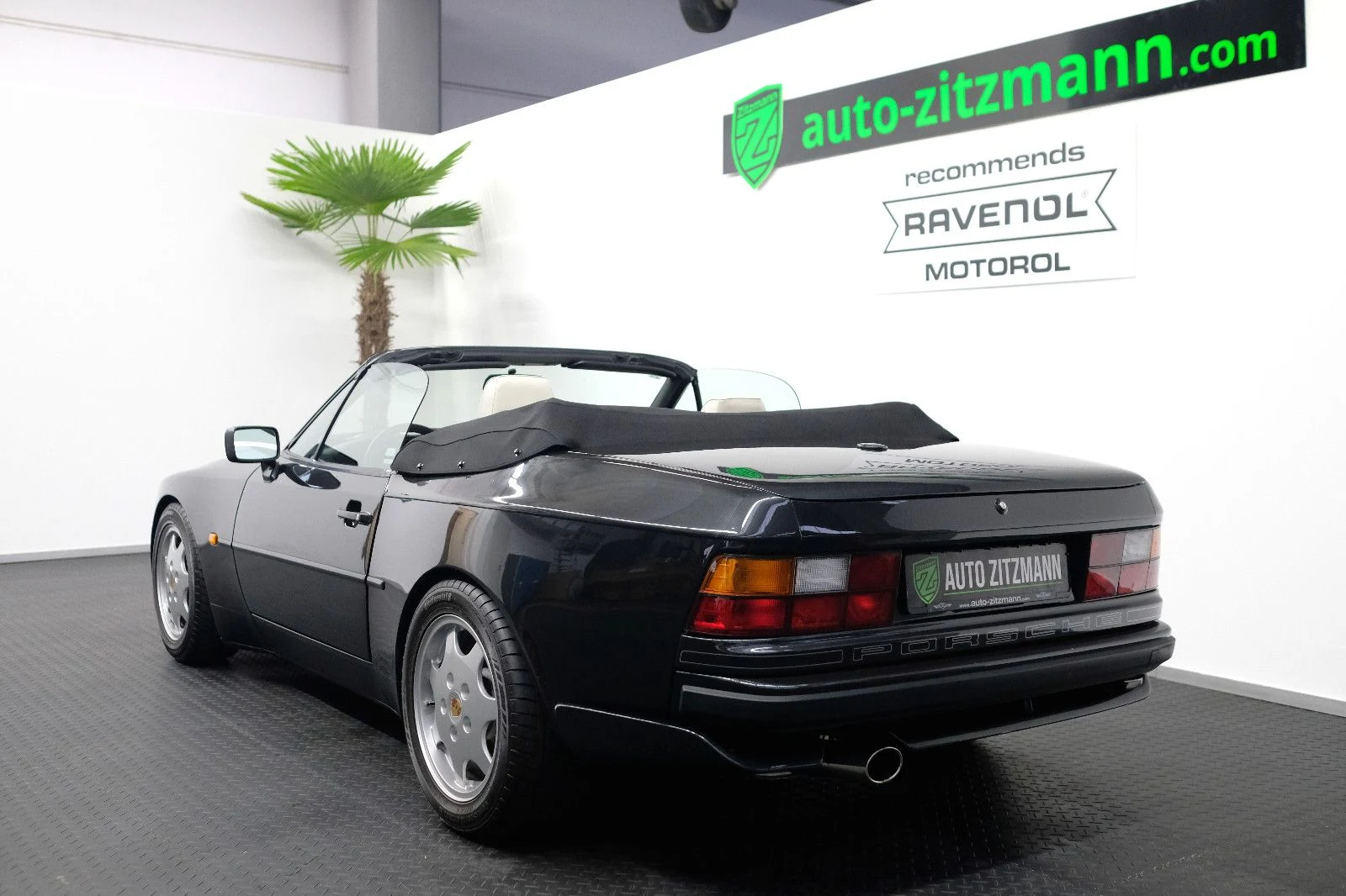 Porsche 944 S2 Cabriolet, 3/10