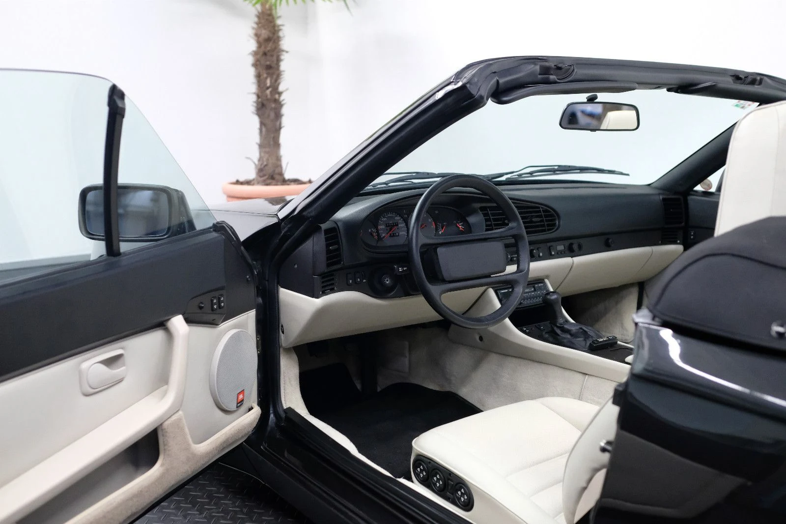 Porsche 944 S2 Cabriolet, 6/10
