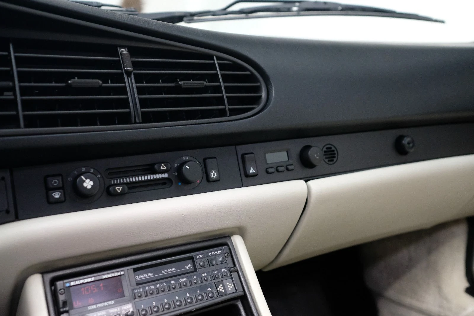 Porsche 944 S2 Cabriolet, 8/10