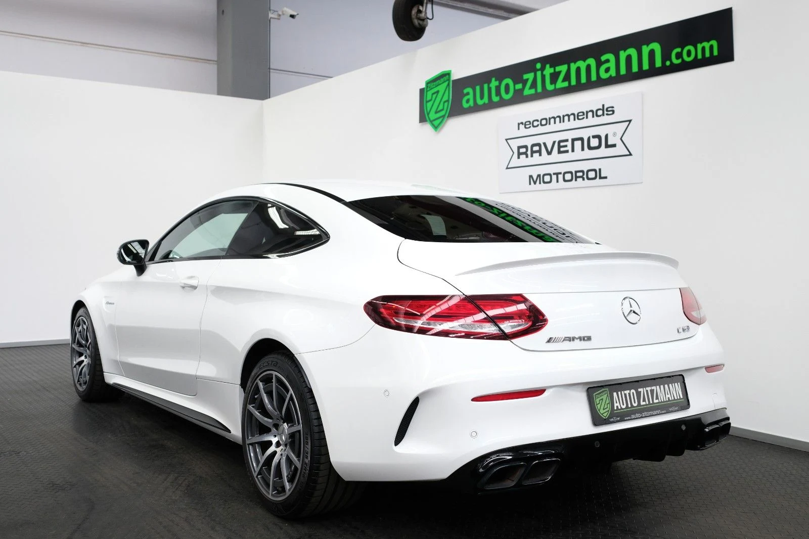 Mercedes-Benz C 63 AMG Coupe, 3/10