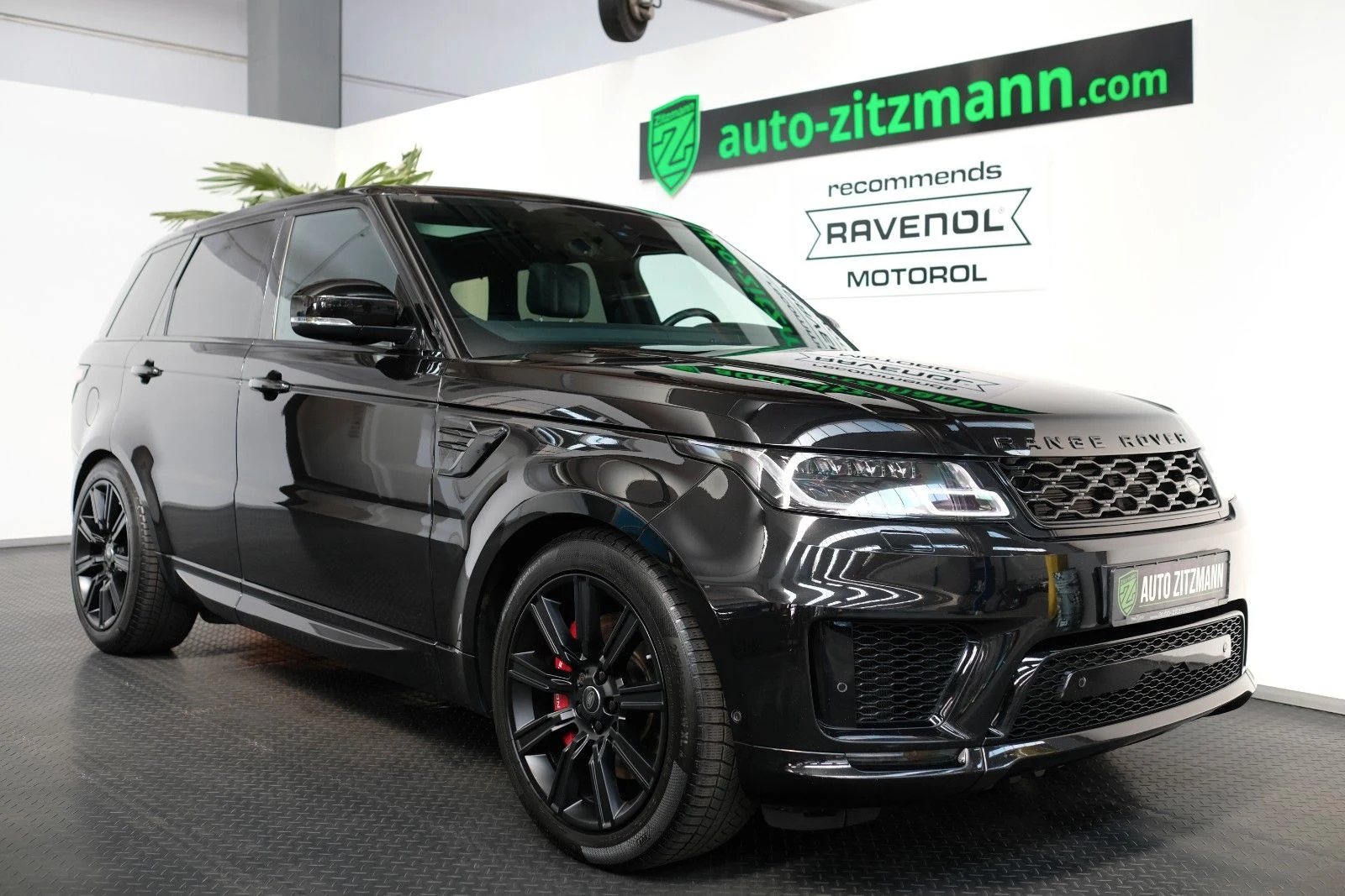 Land Rover Range Rover Sport HSE Dynamic, exterior view of the entire car