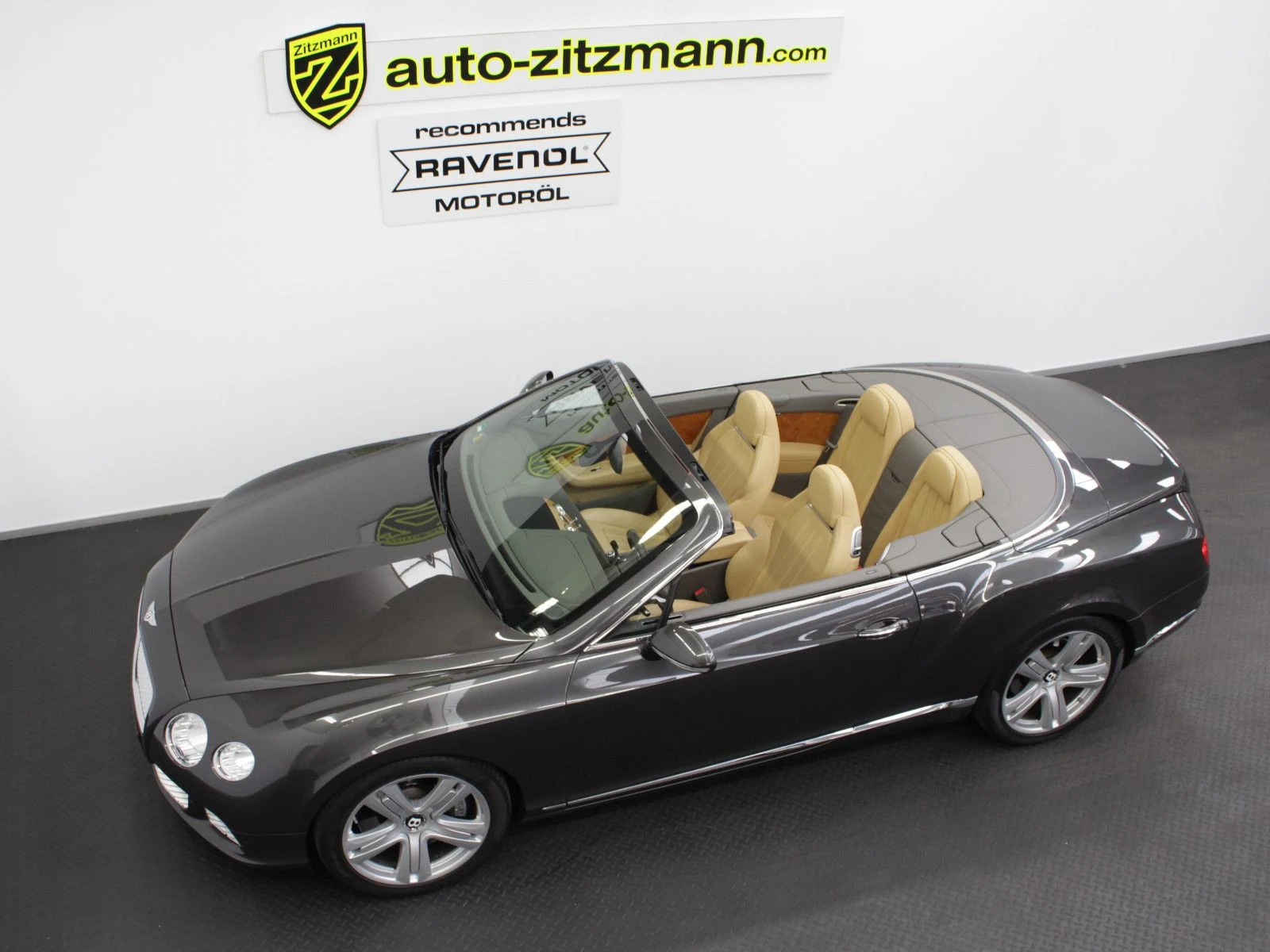 Bentley Continental GTC W12, 4/10