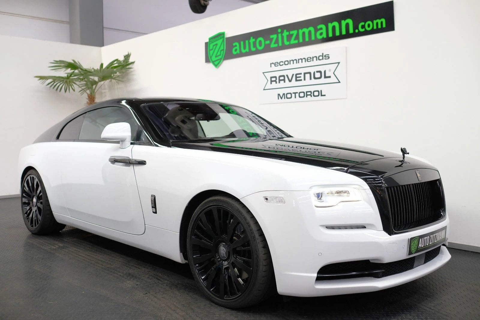 Rolls-Royce Wraith, cosmetic conversion, exterior view of the entire car