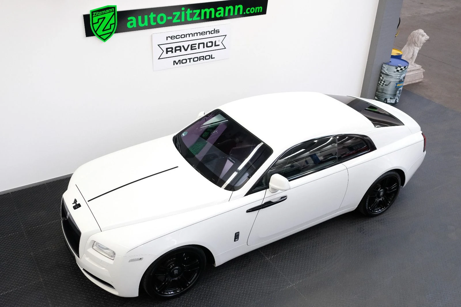 Rolls-Royce Wraith, 2/10