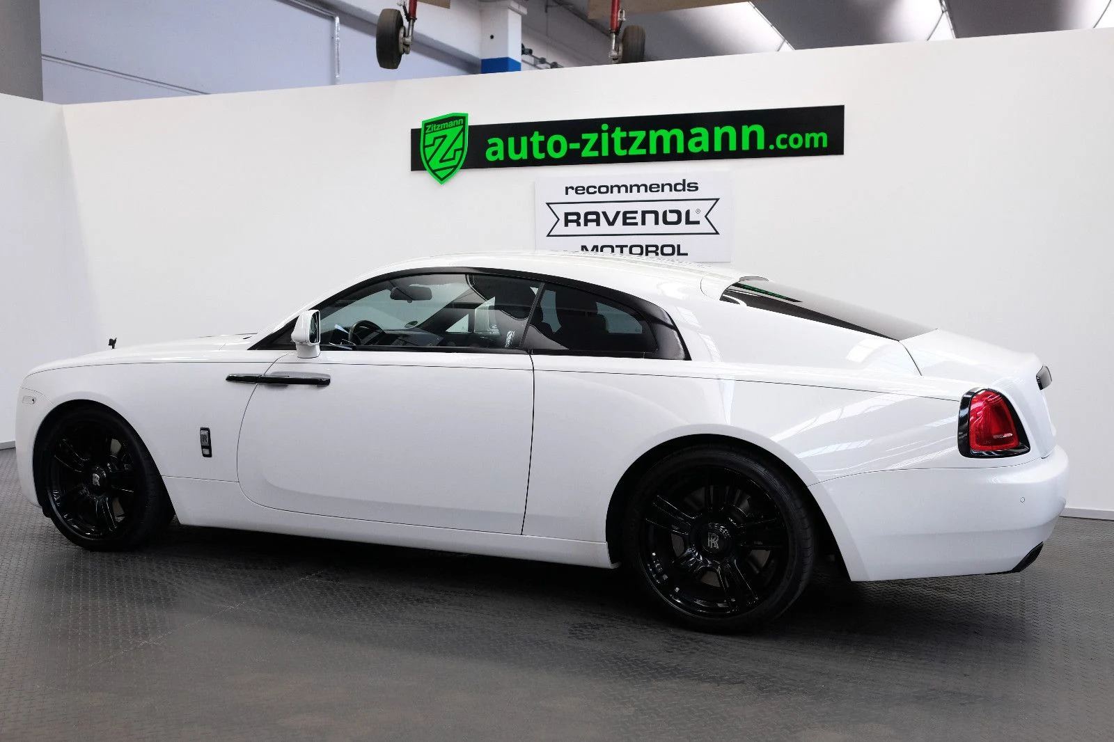 Rolls-Royce Wraith, 3/10