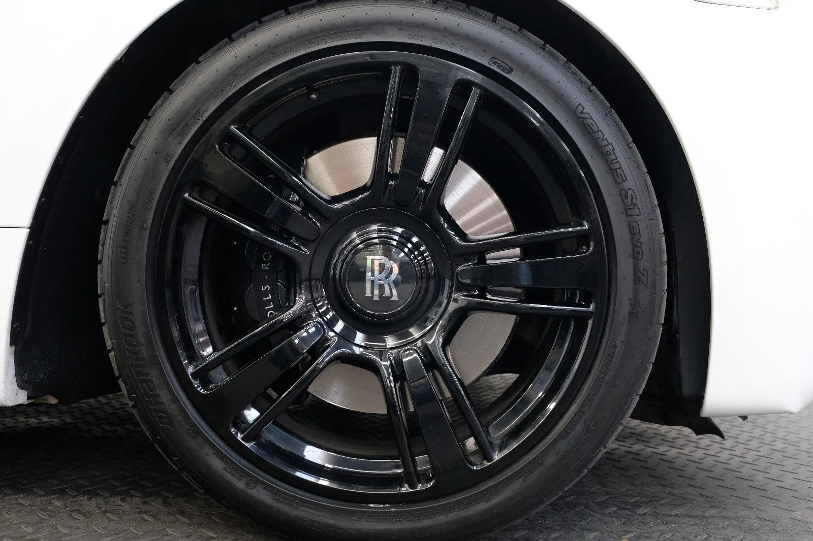Rolls-Royce Wraith, 8/10