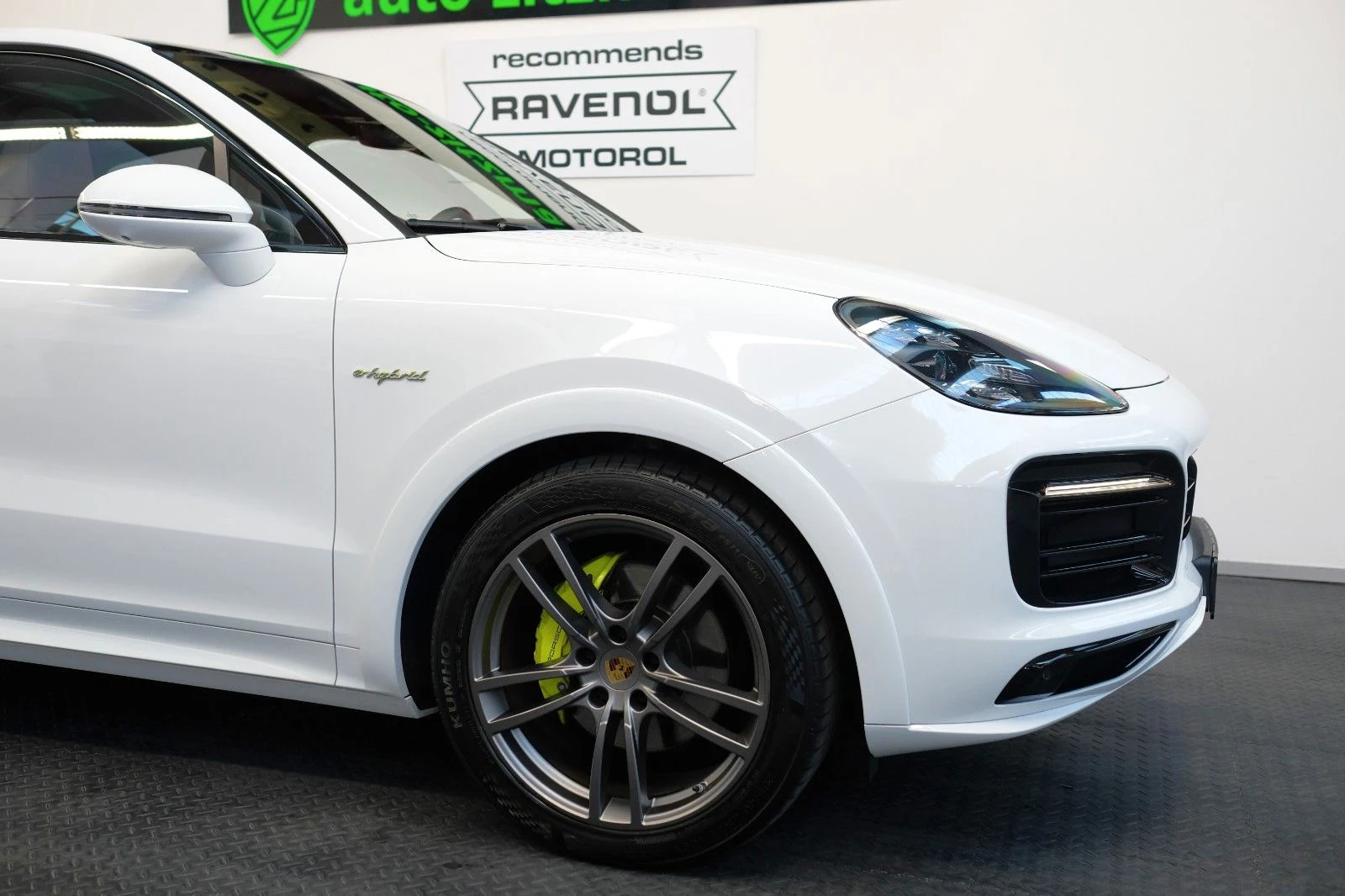 Porsche Cayenne E-Hybrid Coupe, 3/10
