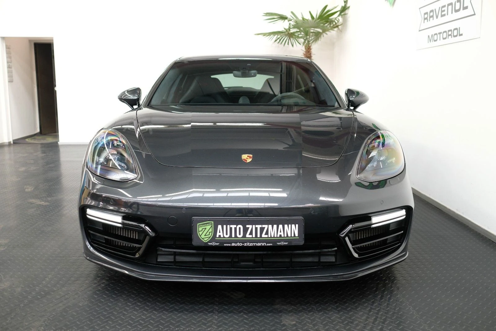 Porsche Panamera GTS, 3/10