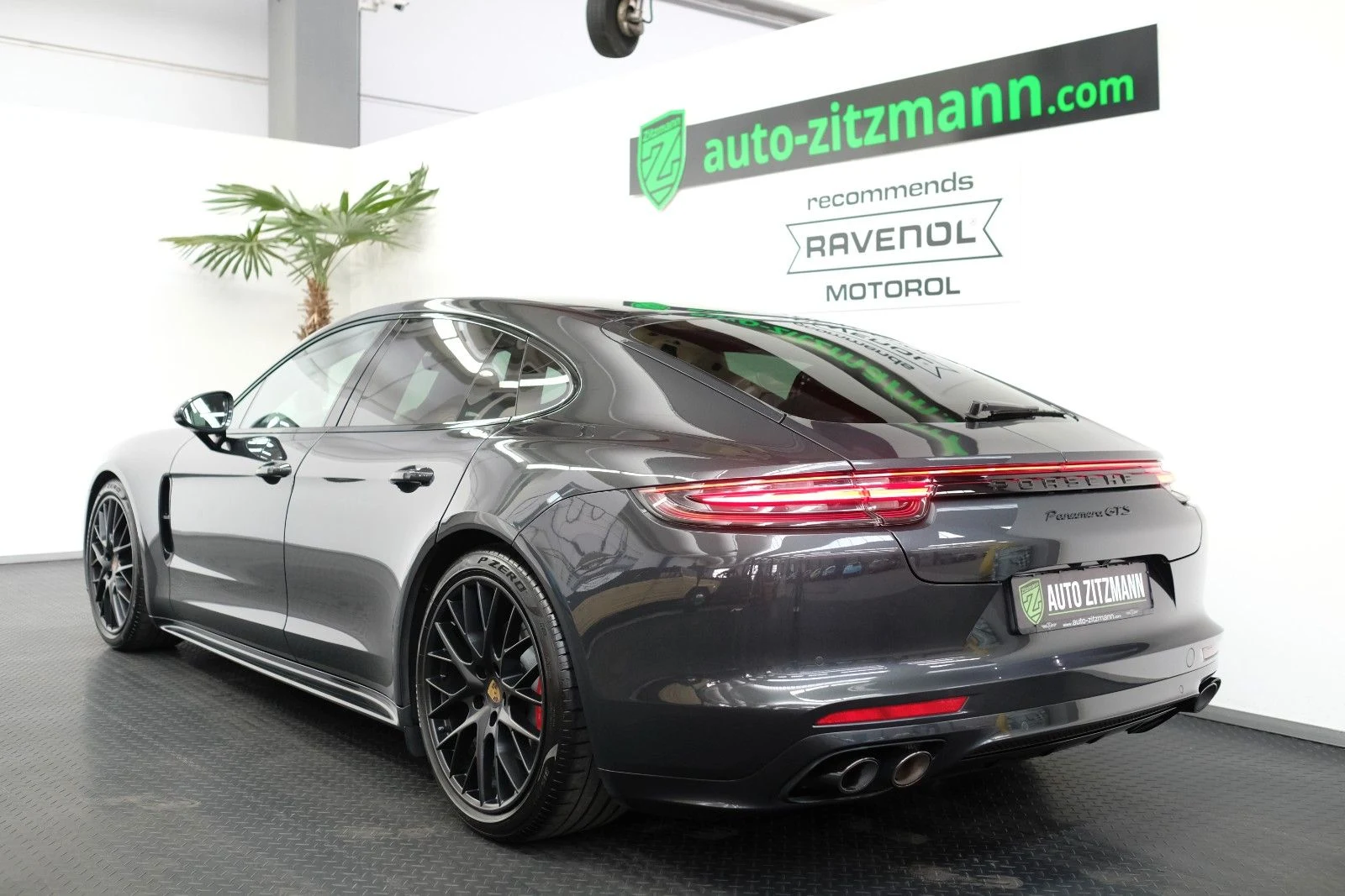Porsche Panamera GTS, 6/10