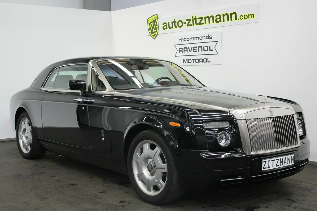 Rolls-Royce Phantom Coupe, exterior view of the entire car