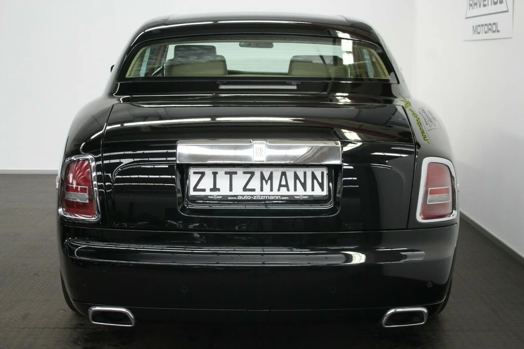 Rolls-Royce Phantom Coupe, 5/10