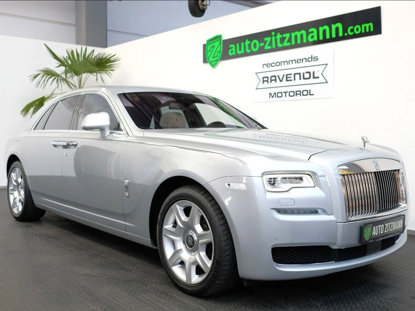 Rolls-Royce Ghost Series II, exterior view of the entire car