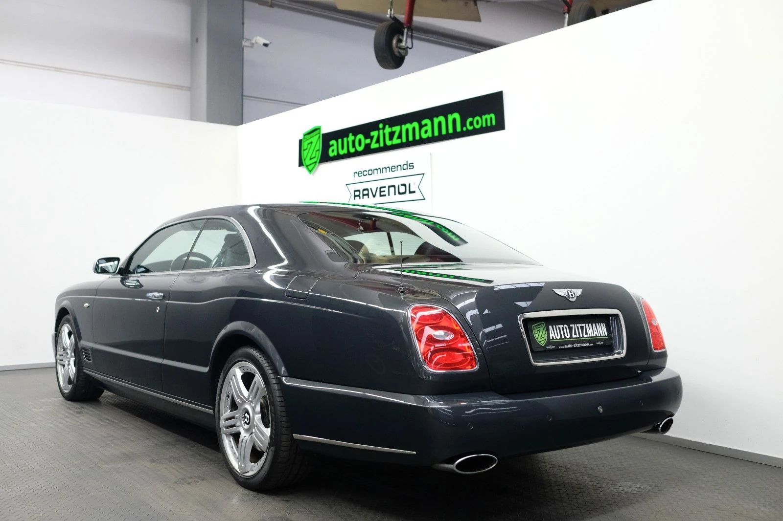 Bentley Brooklands Coupe, 6/10