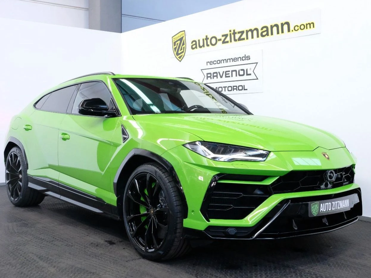 Lamborghini Urus, exterior view of the entire car