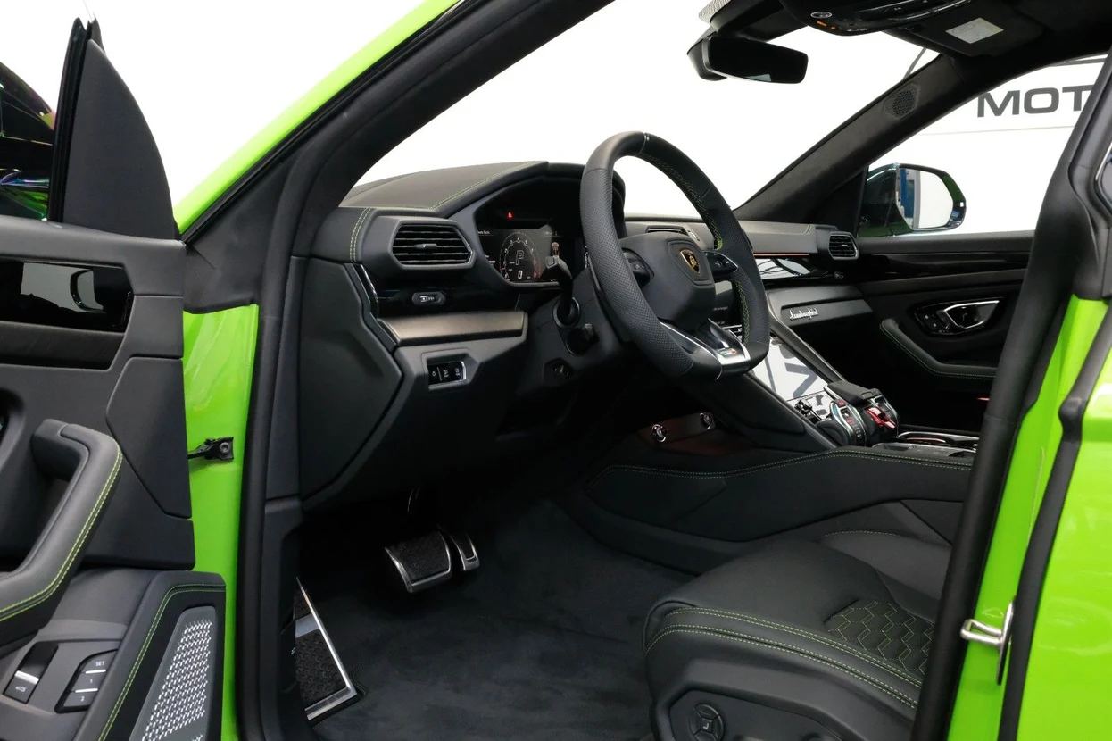 Lamborghini Urus, 9/10