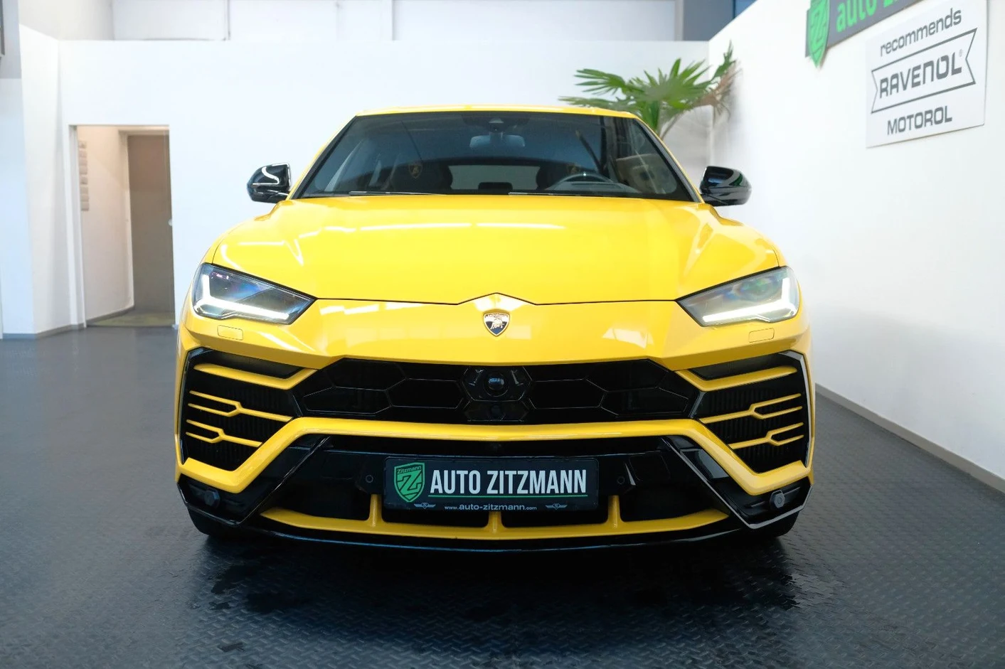 Lamborghini Urus, 3/10