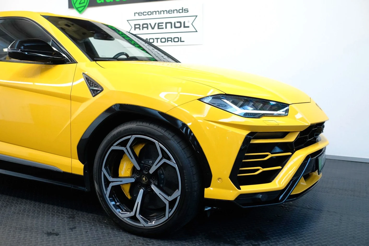 Lamborghini Urus, 4/10