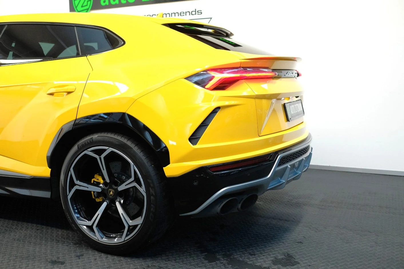 Lamborghini Urus, 8/10