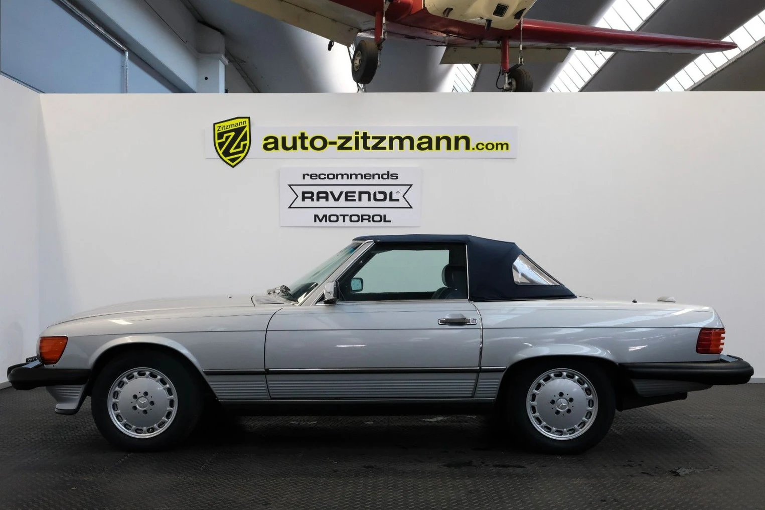 Mercedes-Benz 560 SL Roadster, 5/10