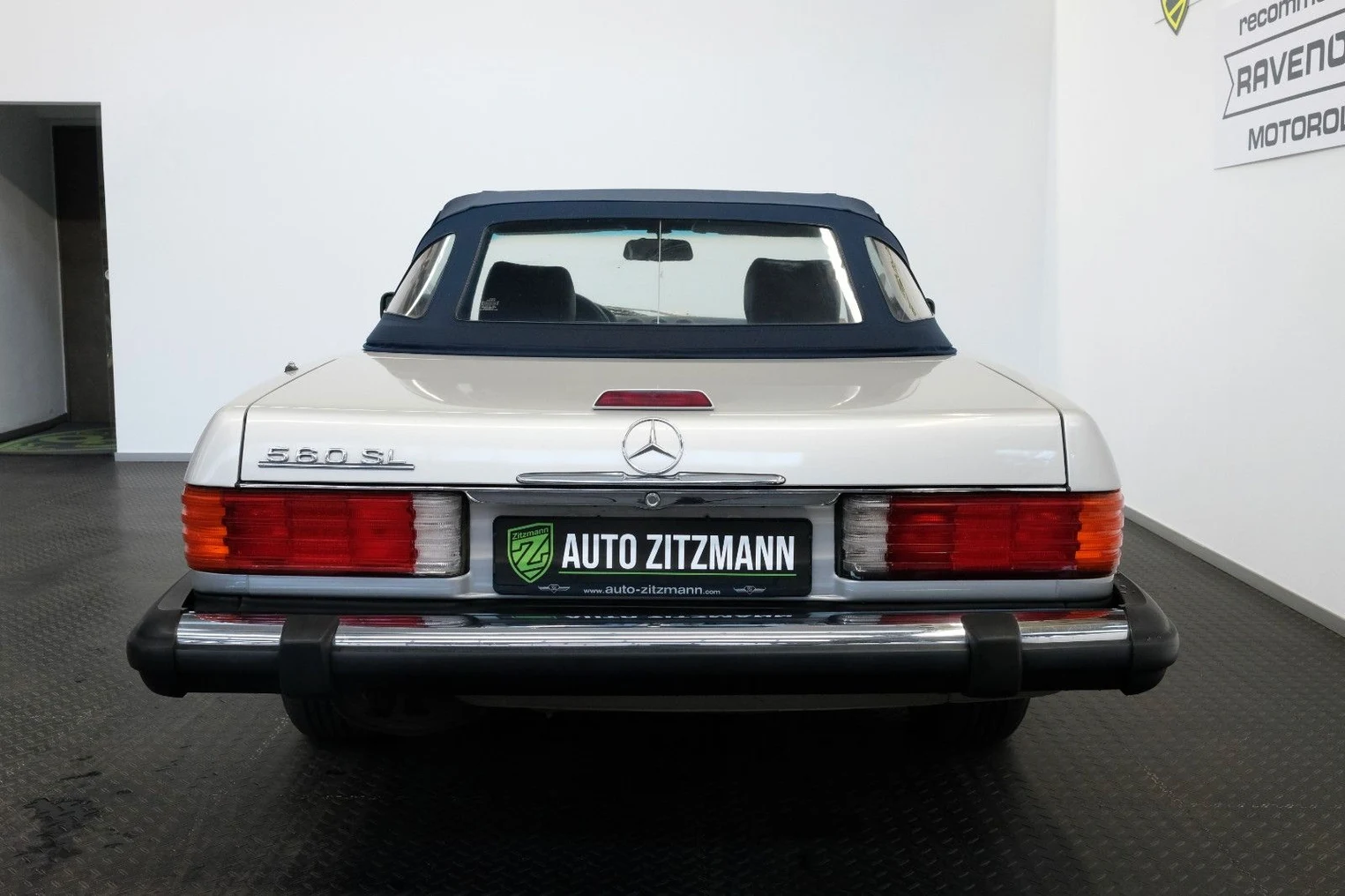 Mercedes-Benz 560 SL Roadster, 7/10