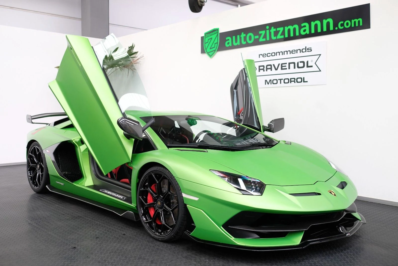 Lamborghini Aventador SVJ, 4/10