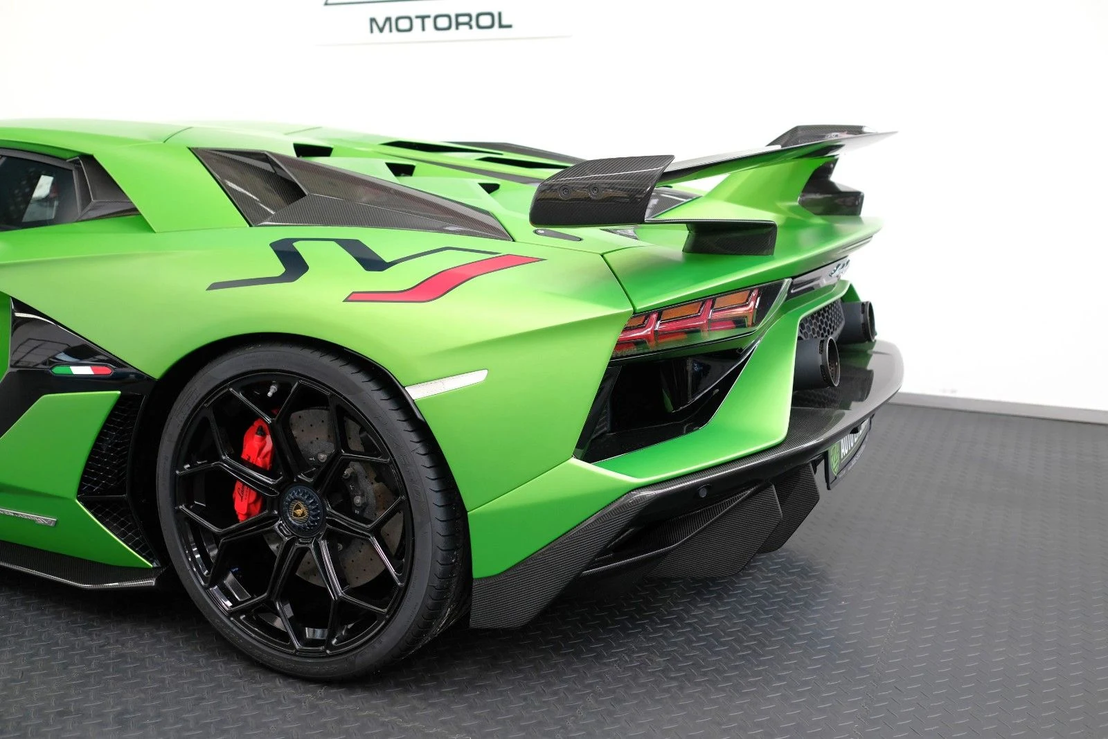 Lamborghini Aventador SVJ, 9/10