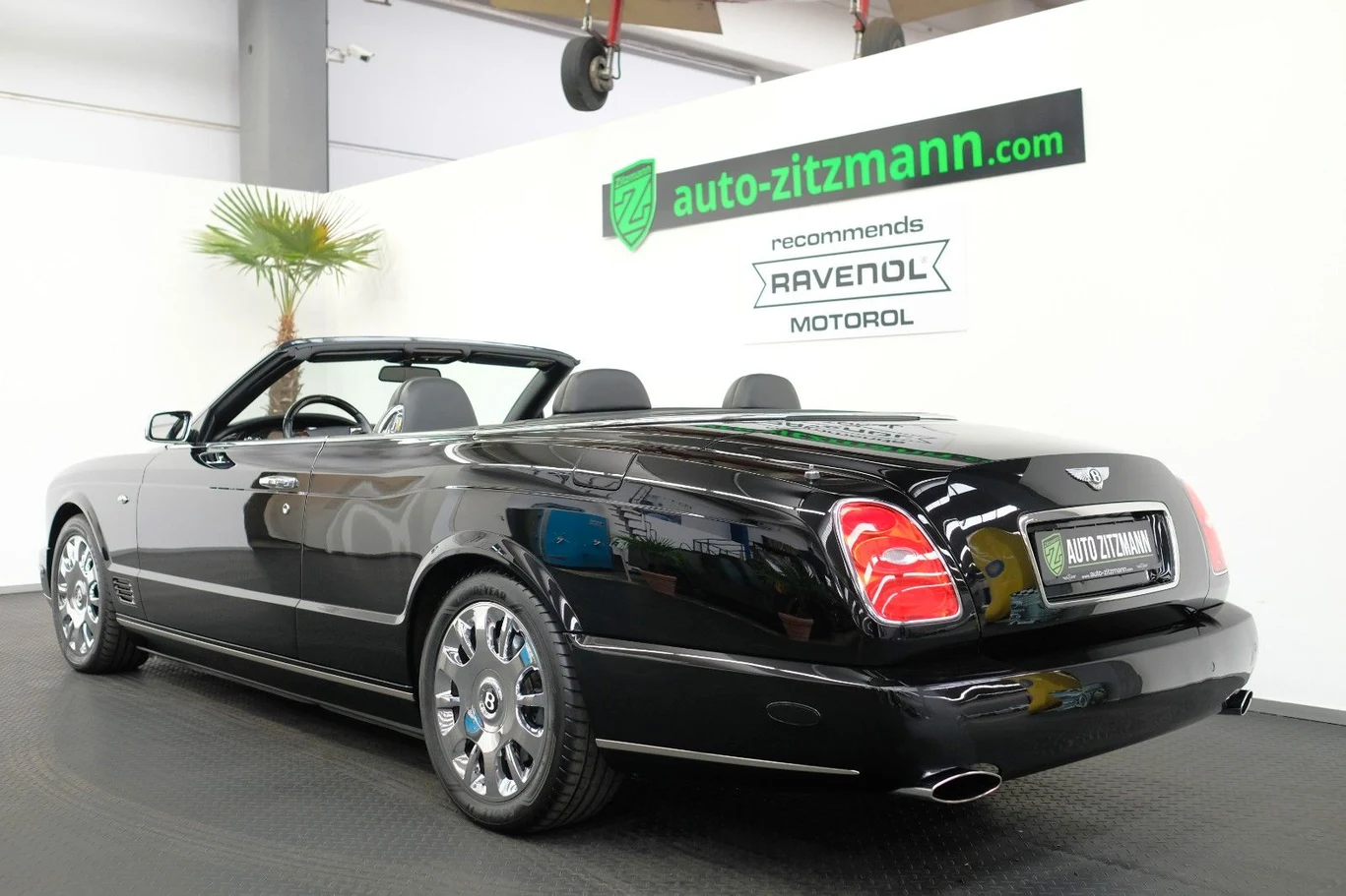 Bentley Azure, 2/10