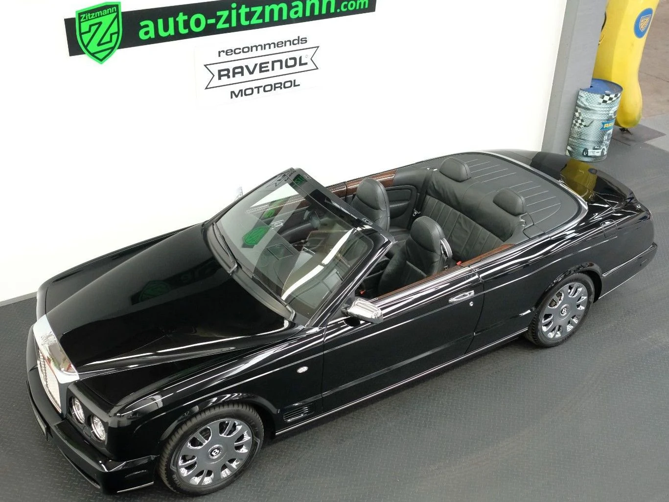 Bentley Azure, 3/10
