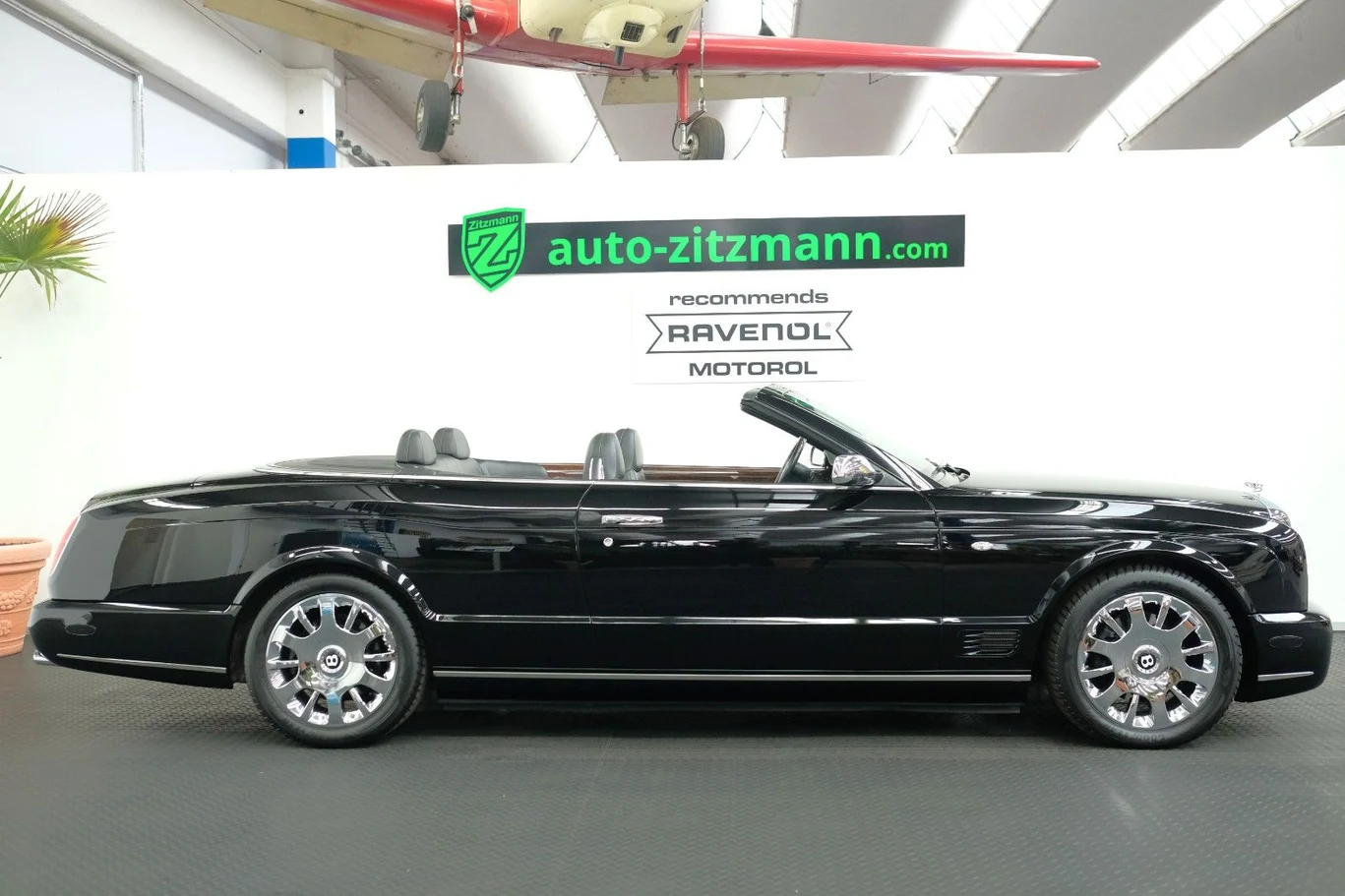 Bentley Azure, 4/10