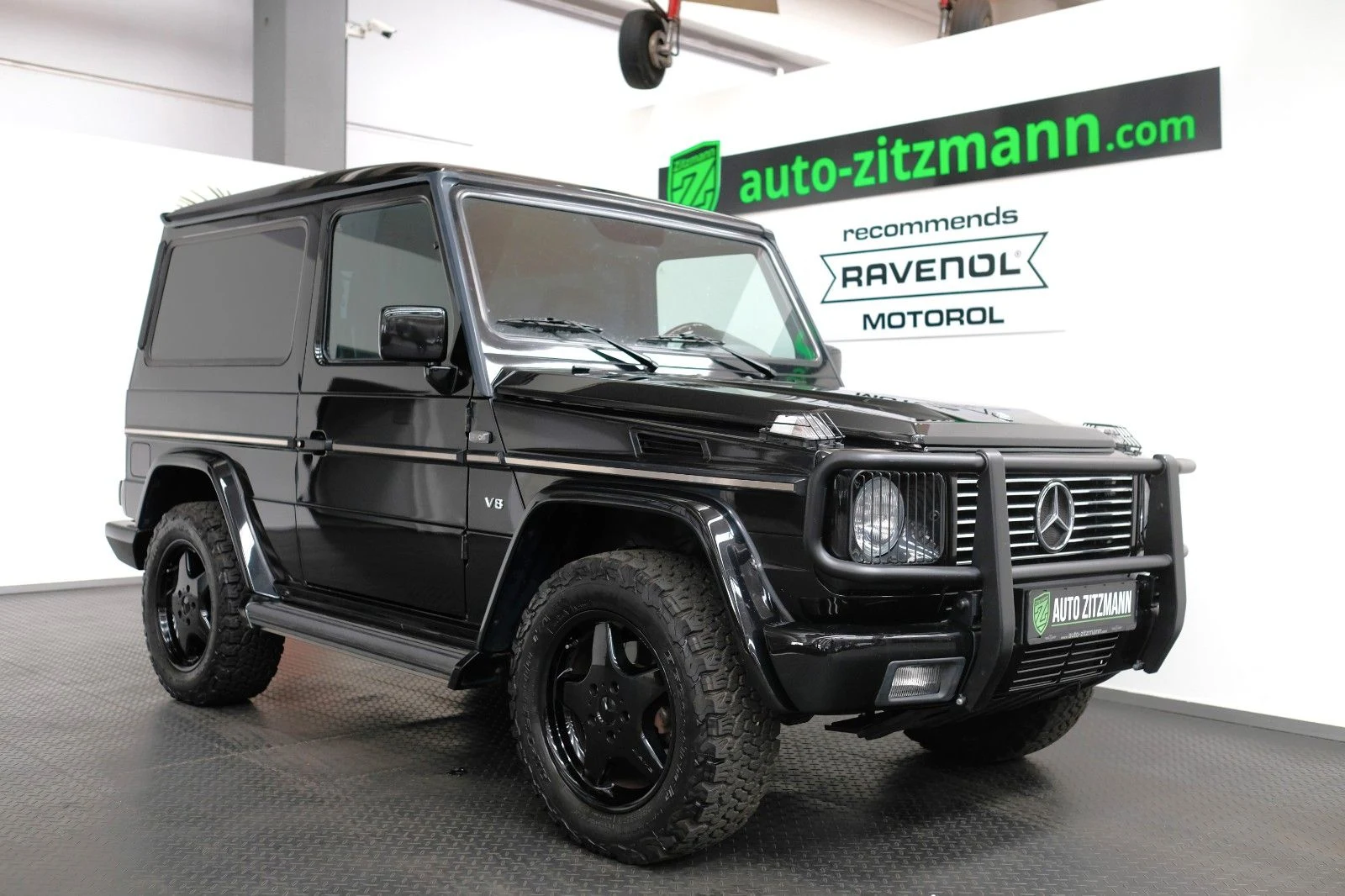 Mercedes-Benz G 500 short wheelbase, exterior view of the entire car