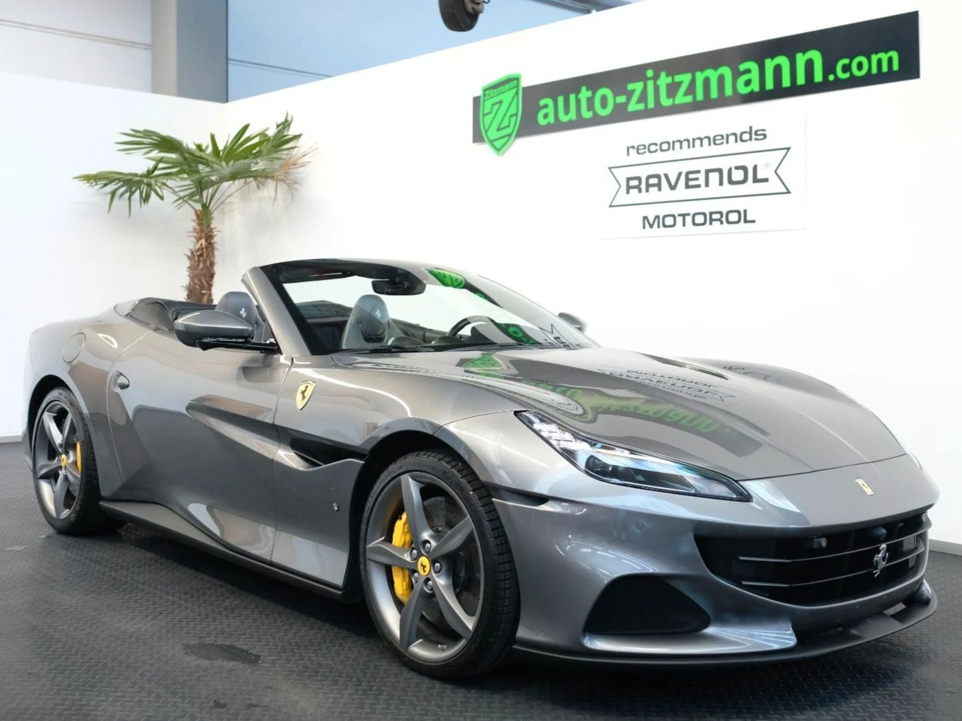 Ferrari Portofino M, exterior view of the entire car