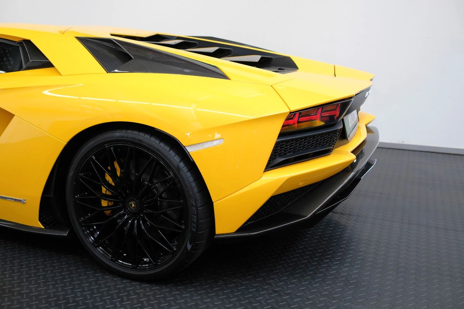 Lamborghini Aventador S, 8/10