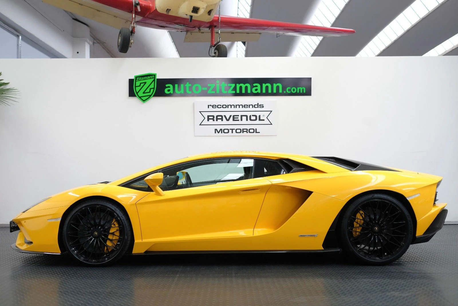 Lamborghini Aventador S, 9/10