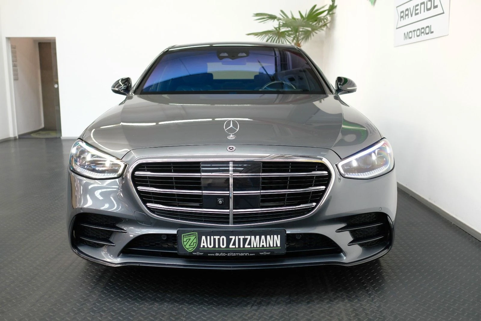 Mercedes-Benz S 350 d 4MATIC long wheelbase, 2/10