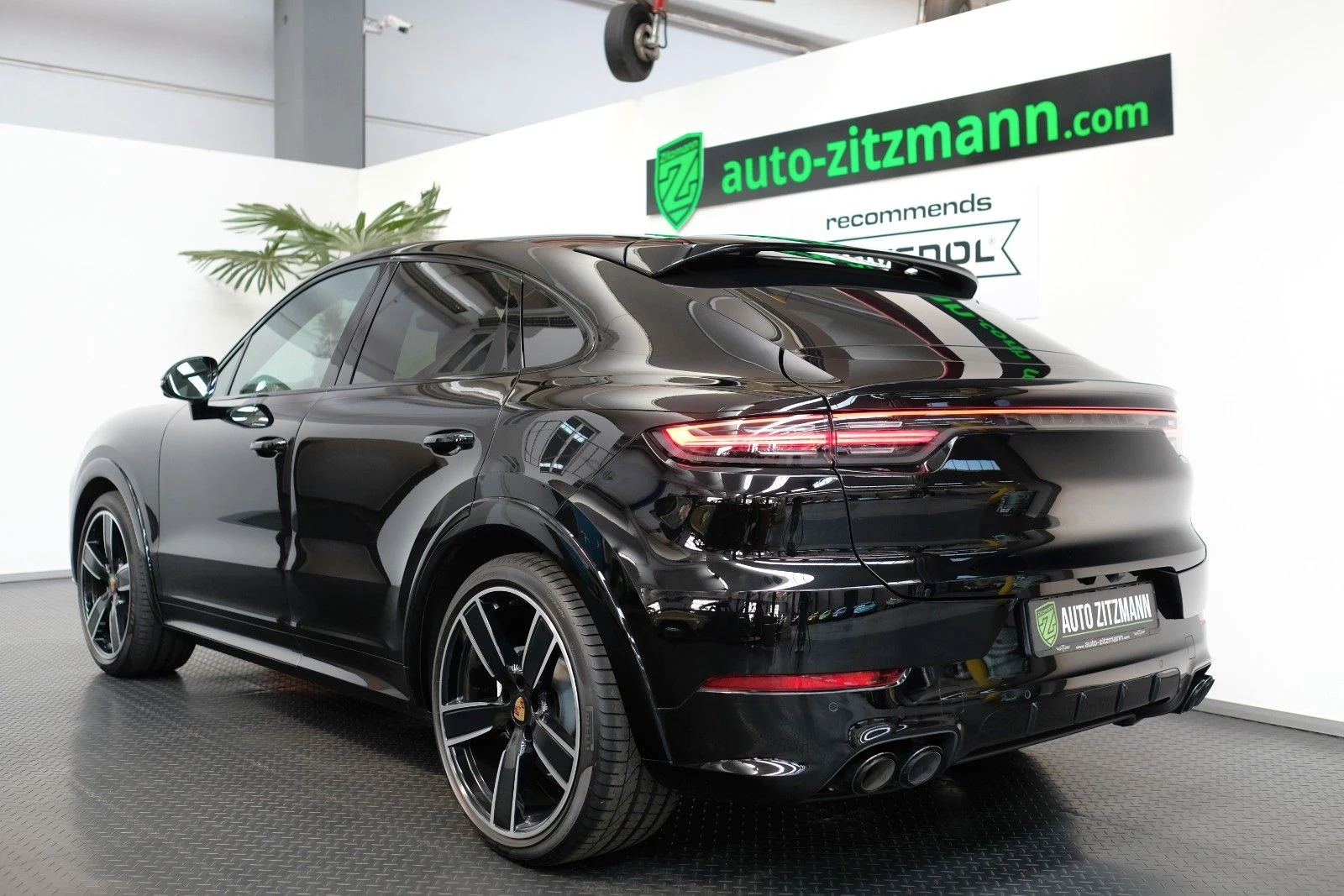 Porsche Cayenne Turbo Coupe, 6/10