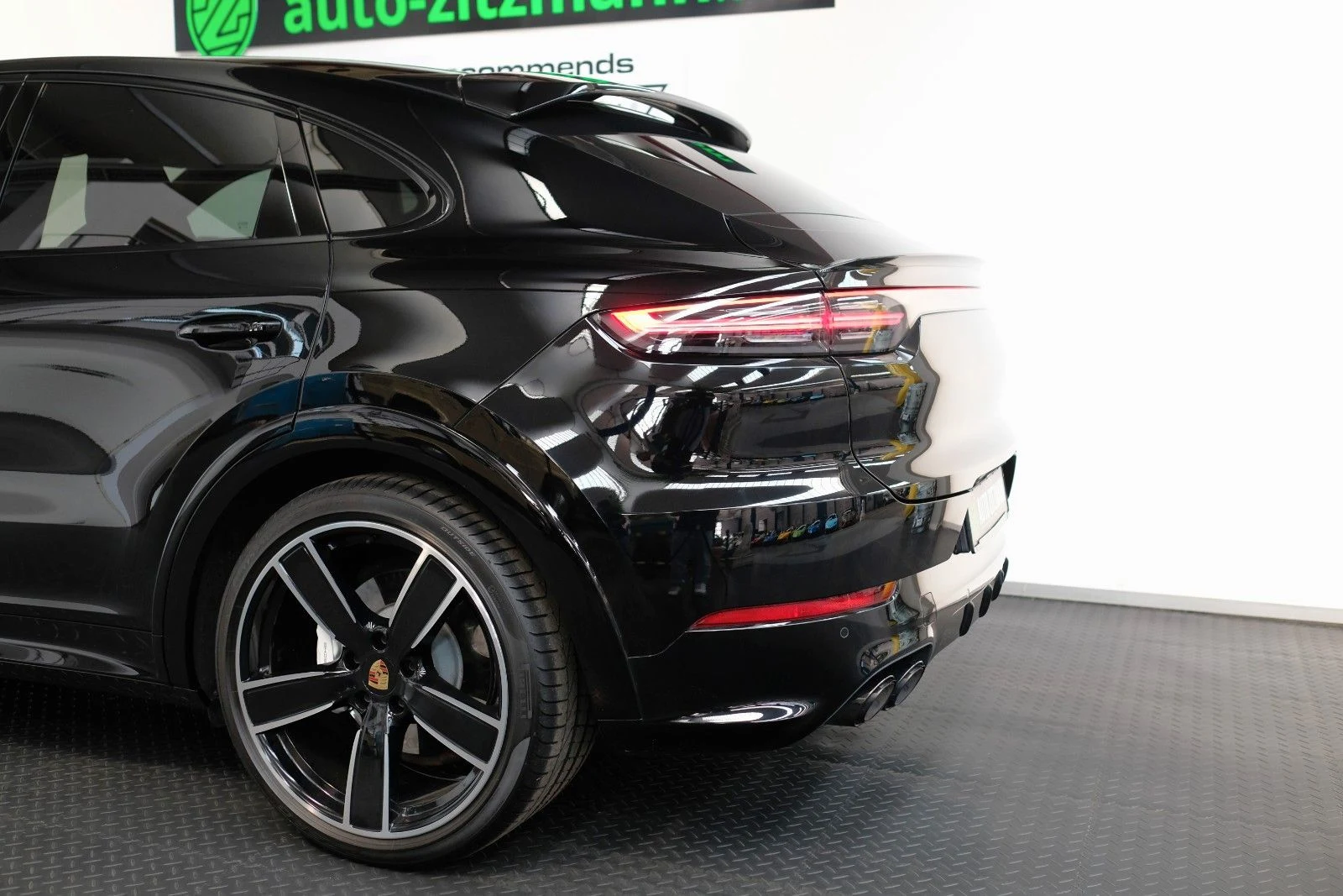 Porsche Cayenne Turbo Coupe, 8/10