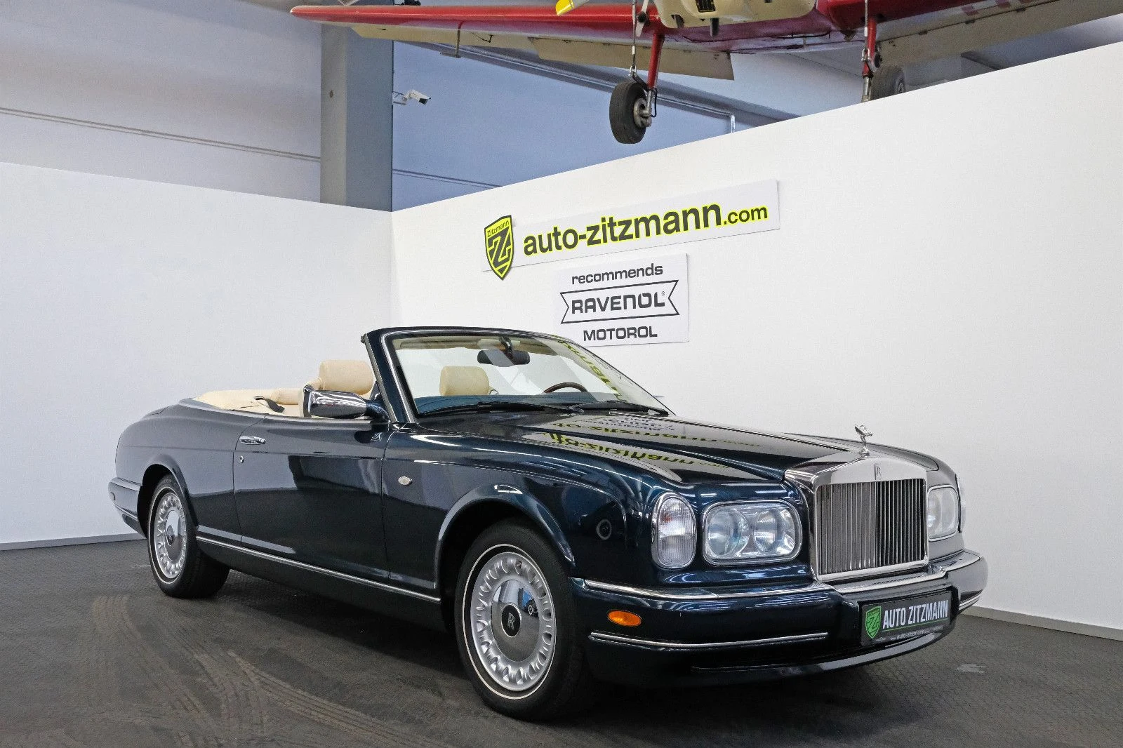 Rolls-Royce Corniche V, exterior view of the entire car