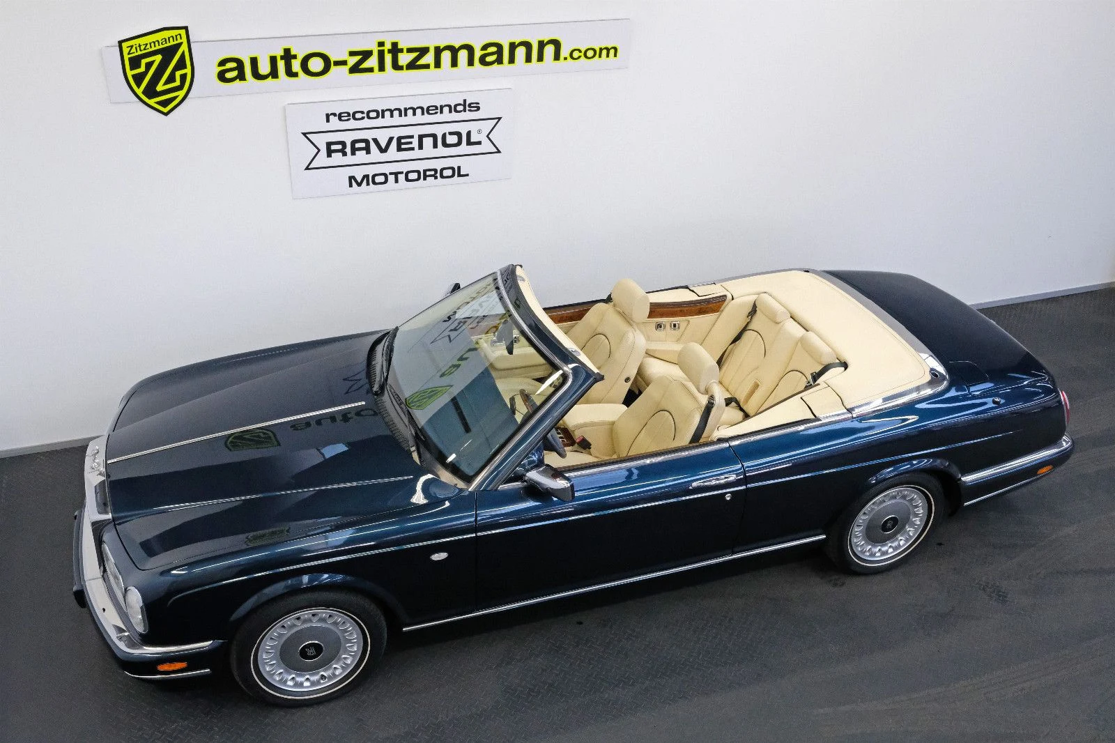 Rolls-Royce Corniche V, 4/10
