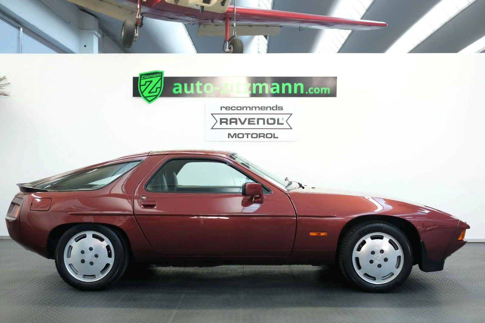 Porsche 928 S, 2/10