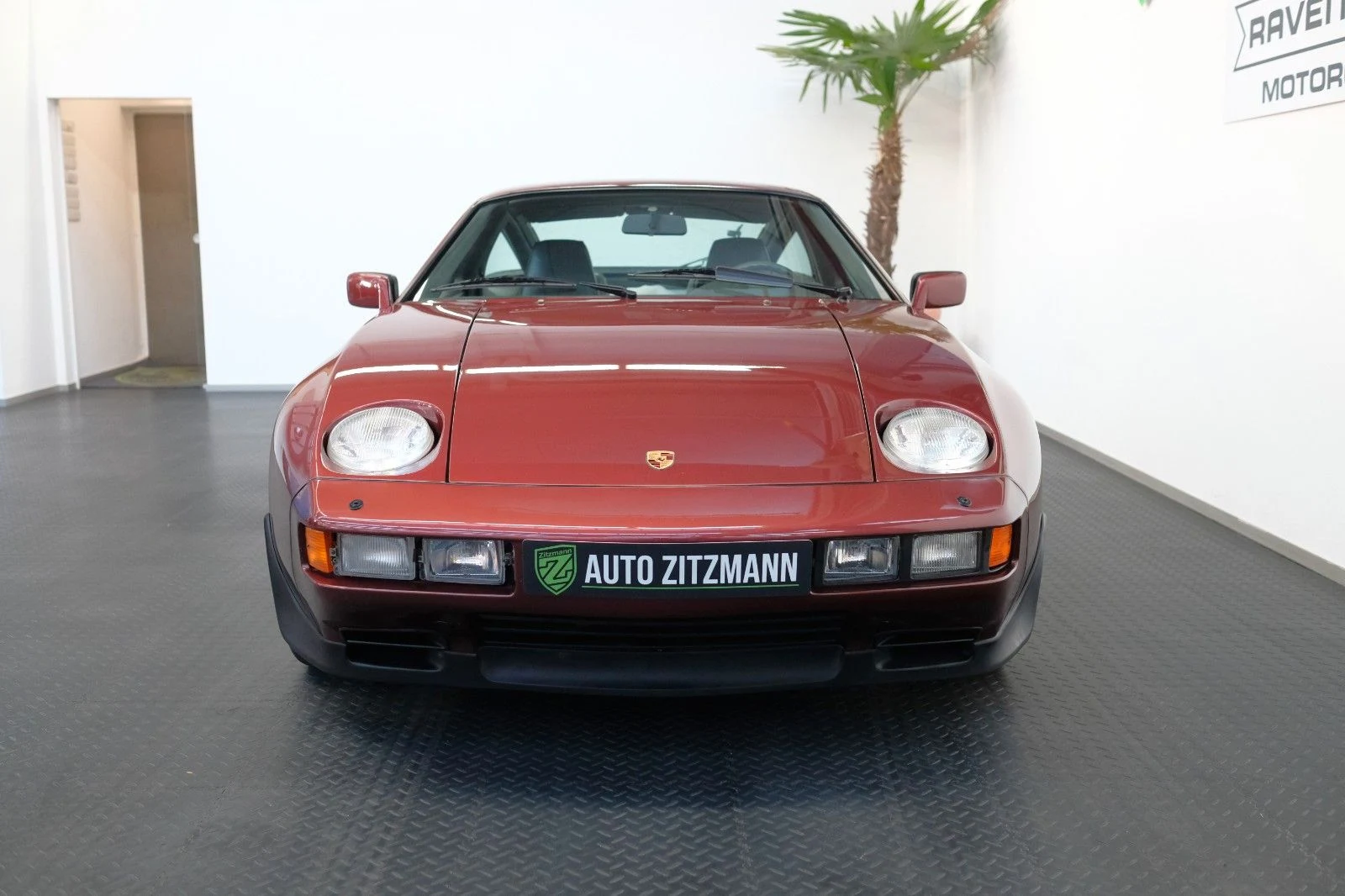 Porsche 928 S, 3/10