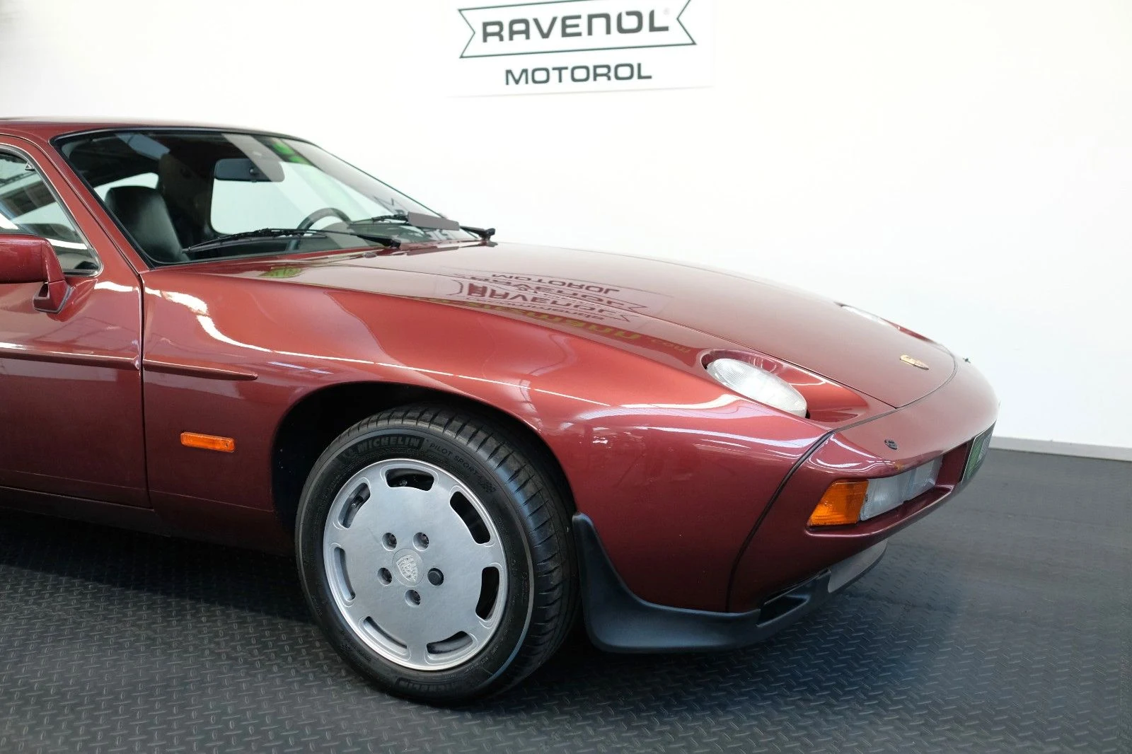 Porsche 928 S, 4/10