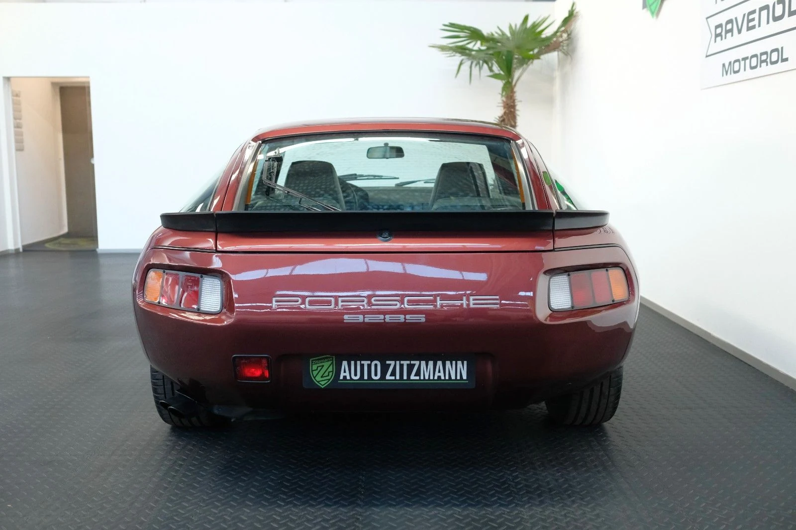Porsche 928 S, 7/10