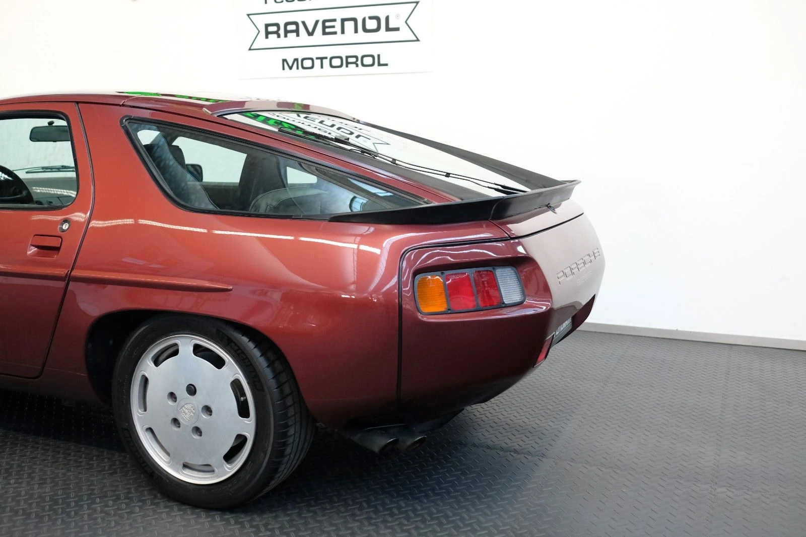 Porsche 928 S, 8/10