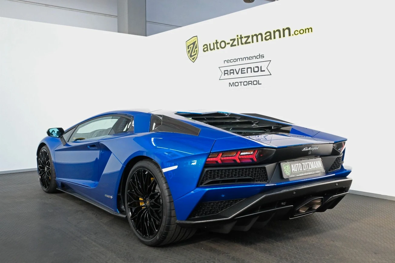 Lamborghini Aventador S, 3/10