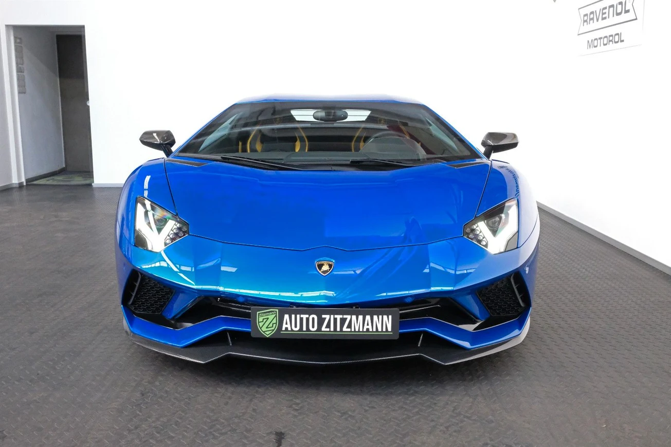 Lamborghini Aventador S, 9/10