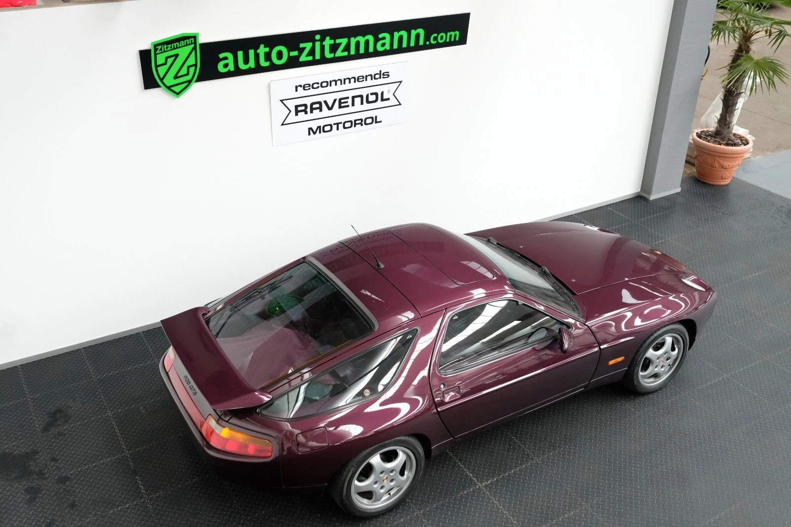 Porsche 928 GTS, 7/10