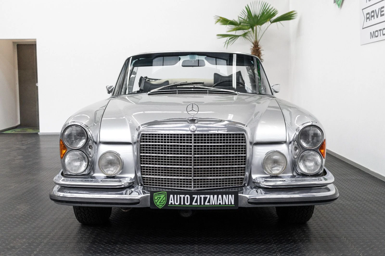 Mercedes-Benz 280 SE W111, 4.5-liter convertible conversion, 8/10